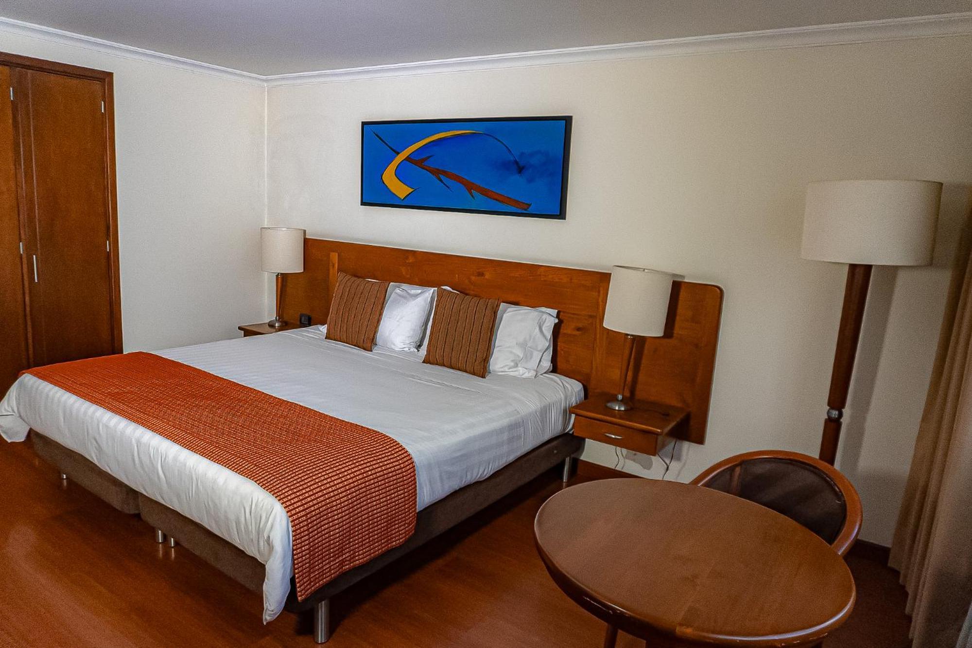 Hotel Corferias Ilar Coliving & Embajada Americana *